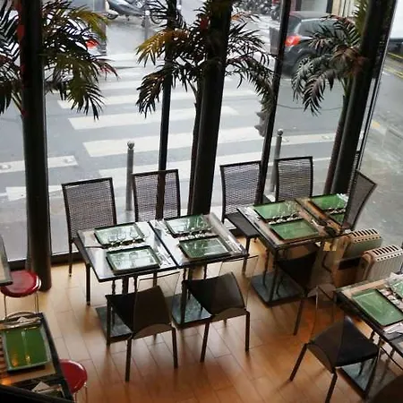 Hotel Petit Lafayette 